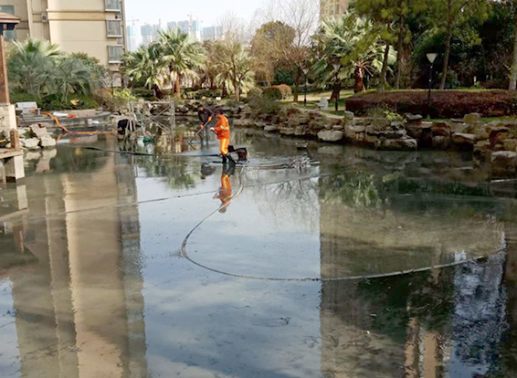 方山景观池淤泥清理